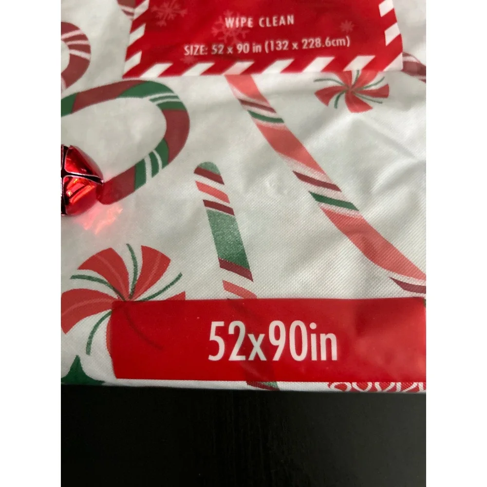Bulk Lot Christmas Kitchen Decor Tablecloth Towel Oven Mitt Christmas House Set